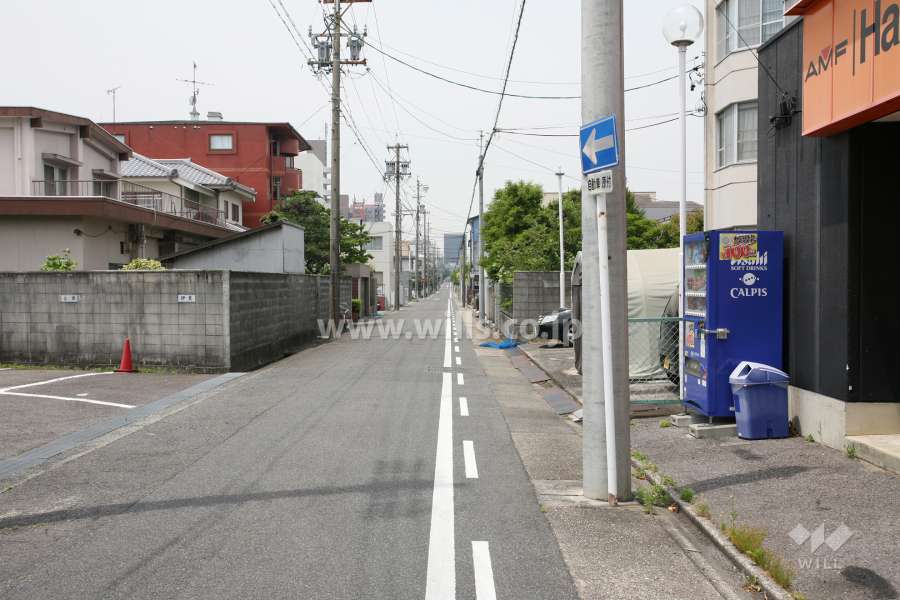 敷地南側の前面道路