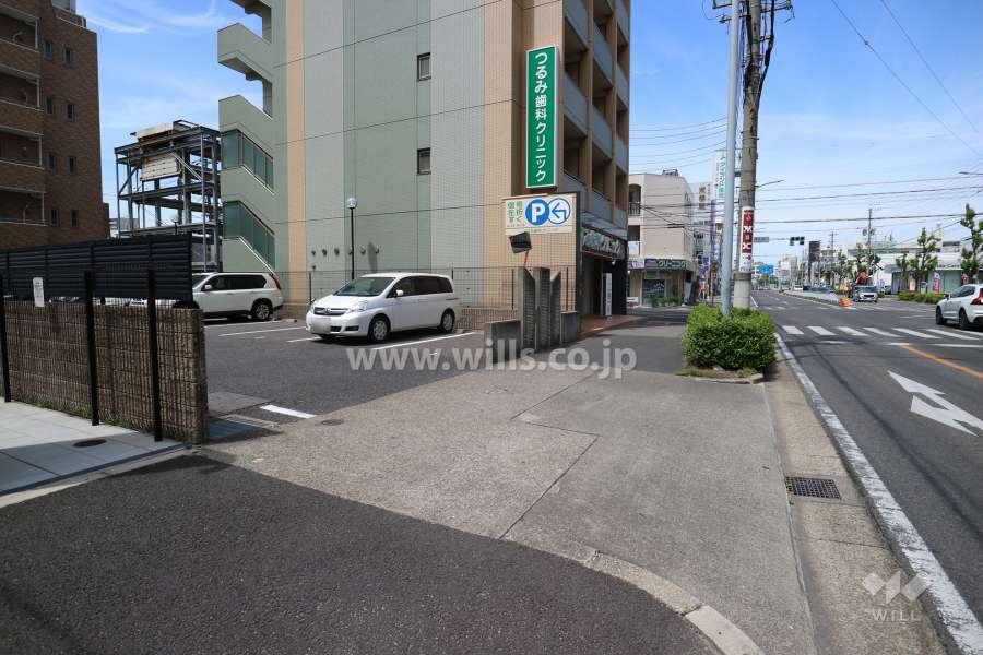 駐車場の出入り口