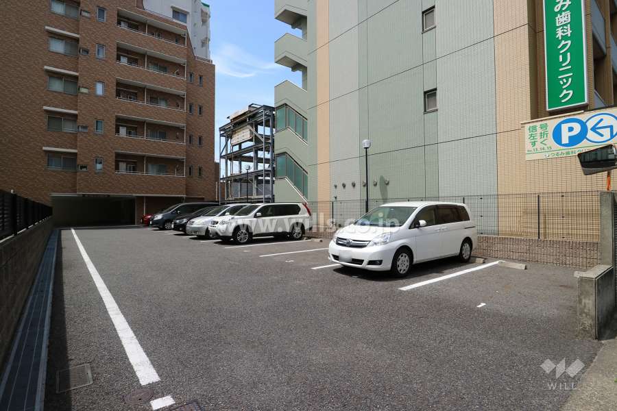 敷地内駐車場（屋外平面式）
