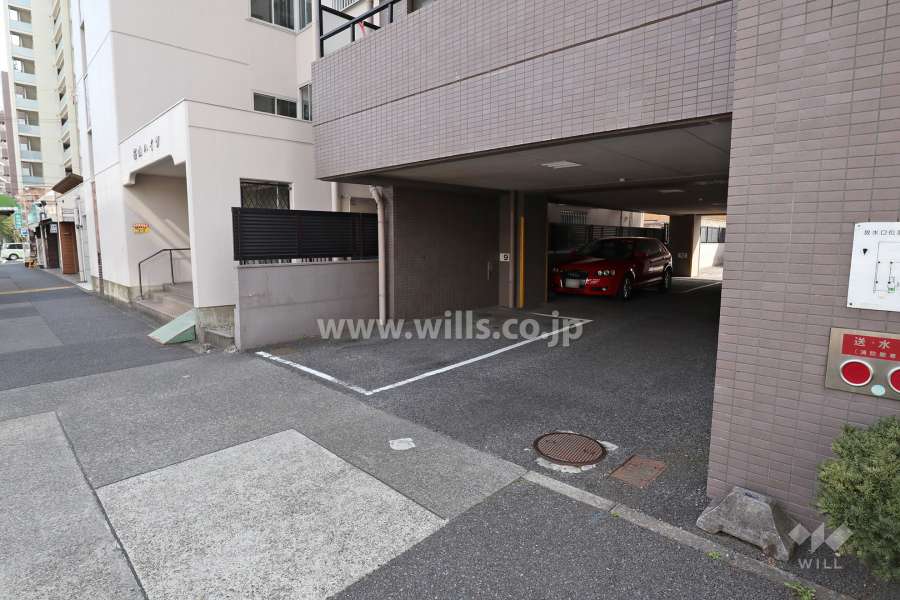 駐車場出入り口
