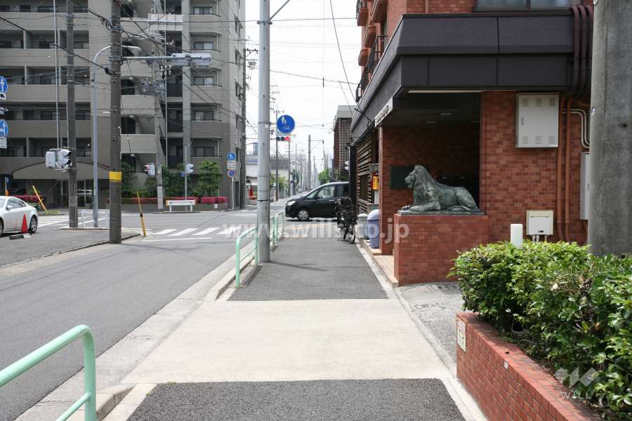 敷地南側の前面道路(藤成通)