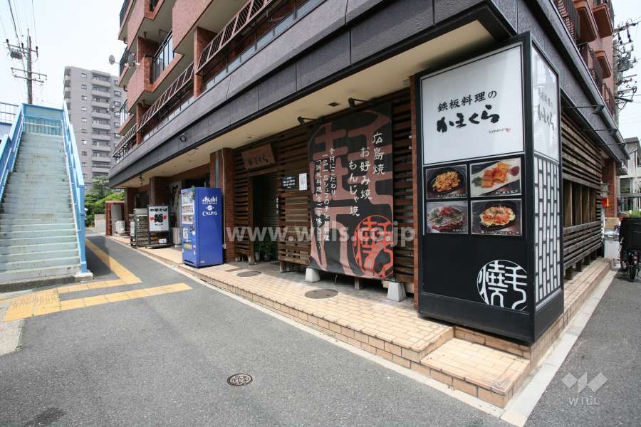 1階には店舗が入っています。