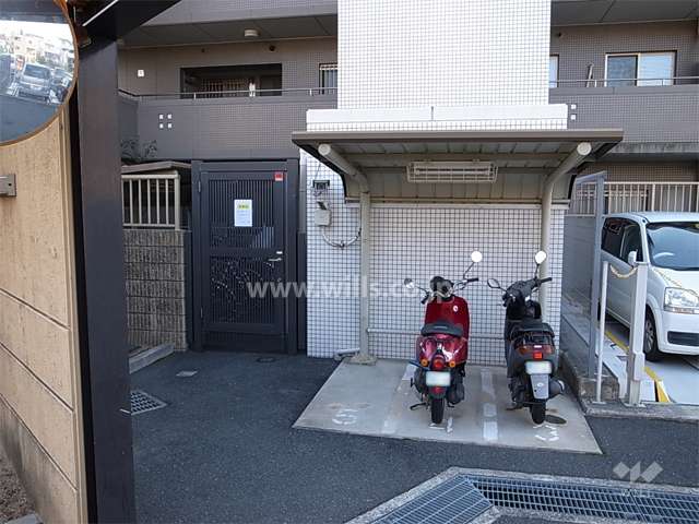 バイク置き場