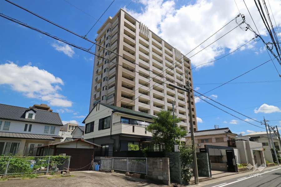 ライオンズ桜山レジデンスの外観(南西側から)