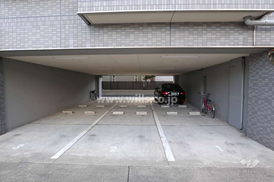 敷地内駐車場（屋内平面式）