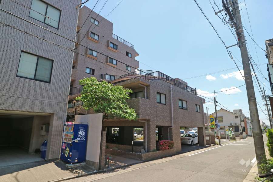 オーラム川原通の外観(北西側から)