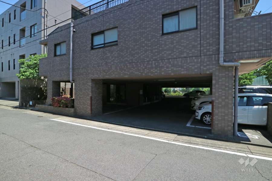駐車場の出入り口