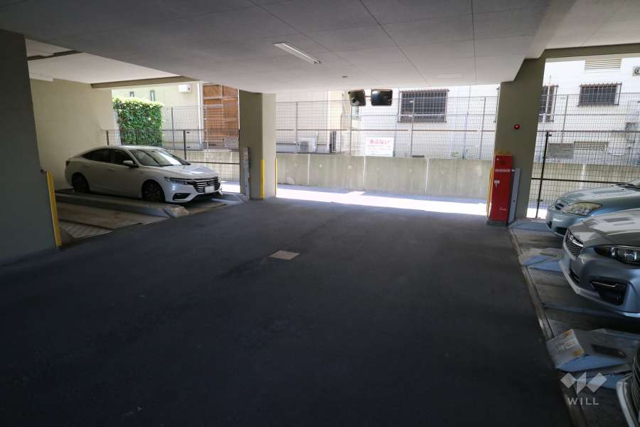 敷地内駐車場（屋内機械式）
