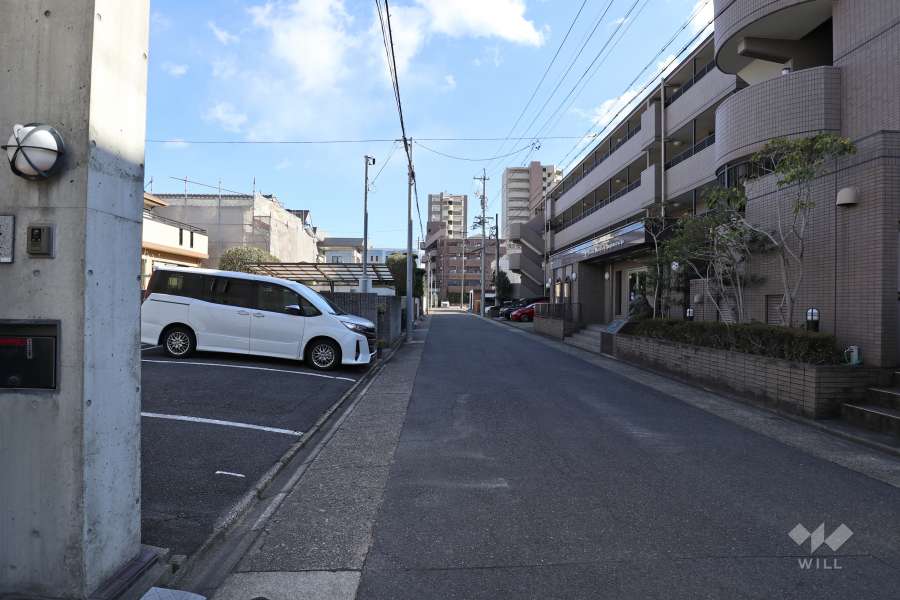 敷地北側の前面道路