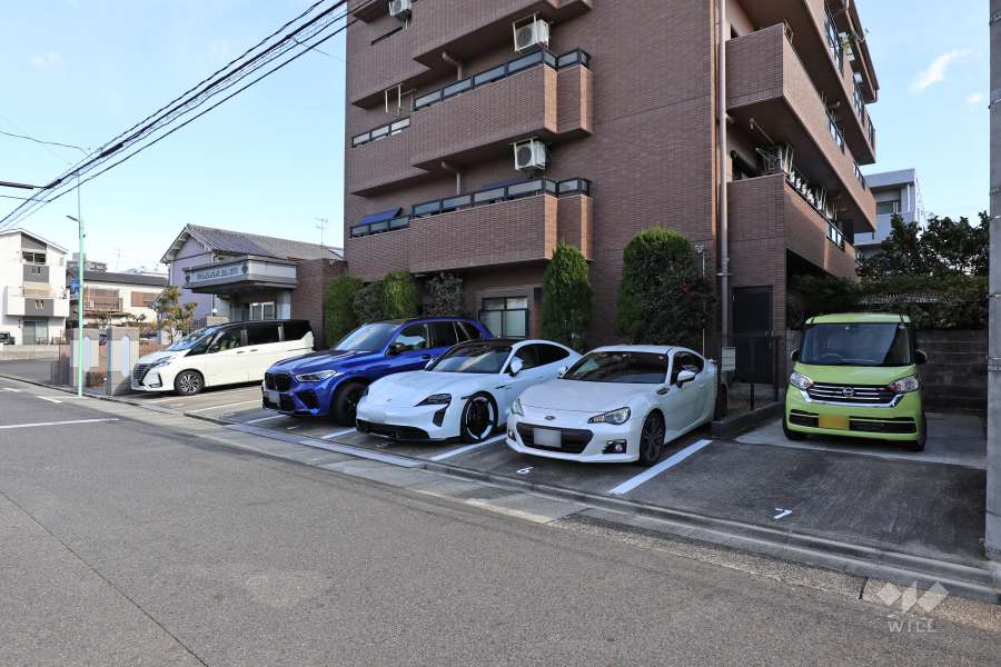 敷地内駐車場（屋外平面式）