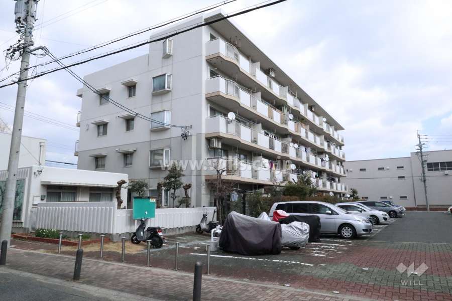 タウン白金1号棟の外観（西側から）