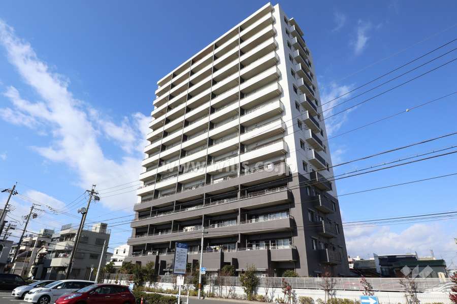 ダイアパレス白金の外観（南東側から）