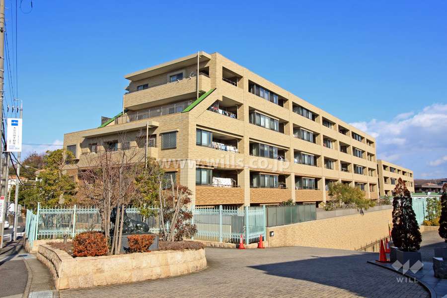 ライオンズヒルズ高峯壱番館の外観（南西側から）