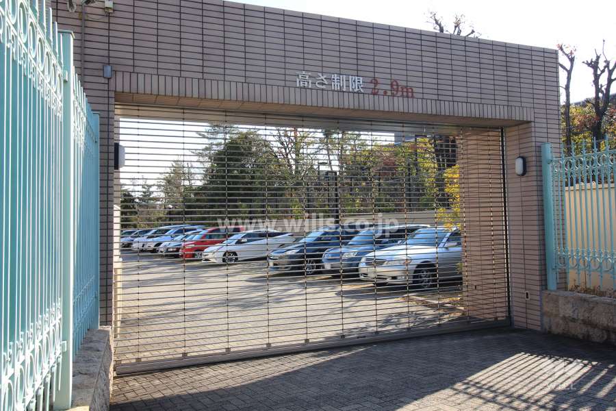 駐車場出入り口（リングシャッター付き）