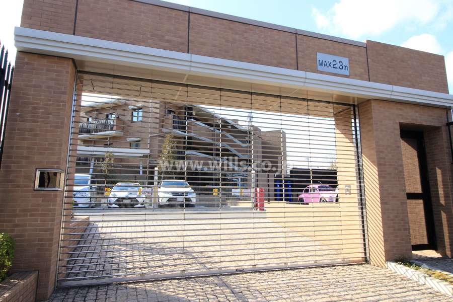 駐車場出入り口（リングシャッター付き）