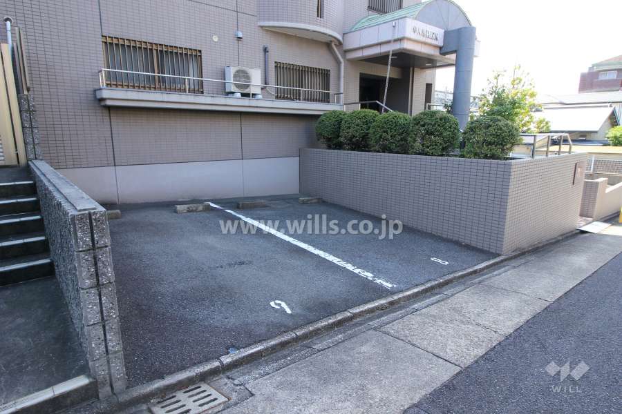 敷地内駐車場（屋外平面式）