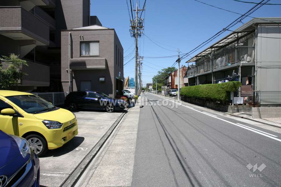 敷地北側の前面道路