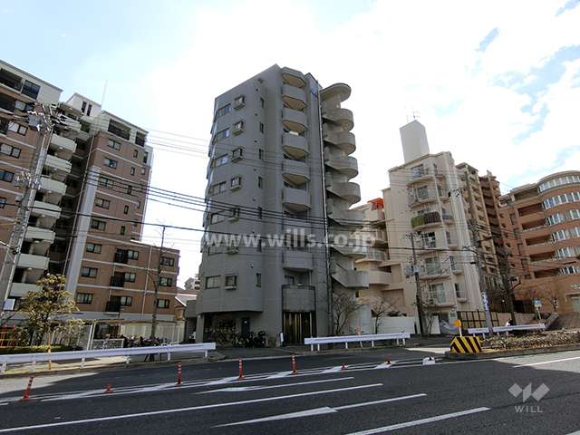 ローレル西岡本の外観（北東側から）