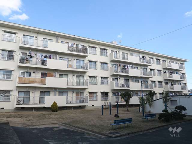 翠が丘団地1号棟の外観（南側から）