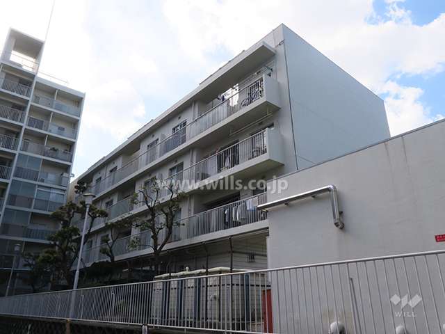 摂津マンションE棟の外観(北東側から)