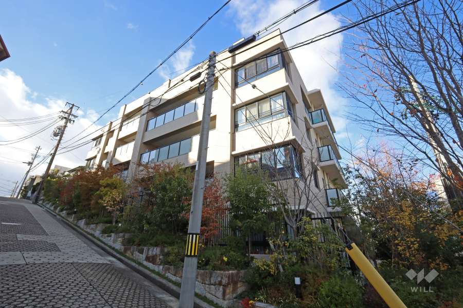 グランドメゾン東山ザ・テラスの外観（南側から）