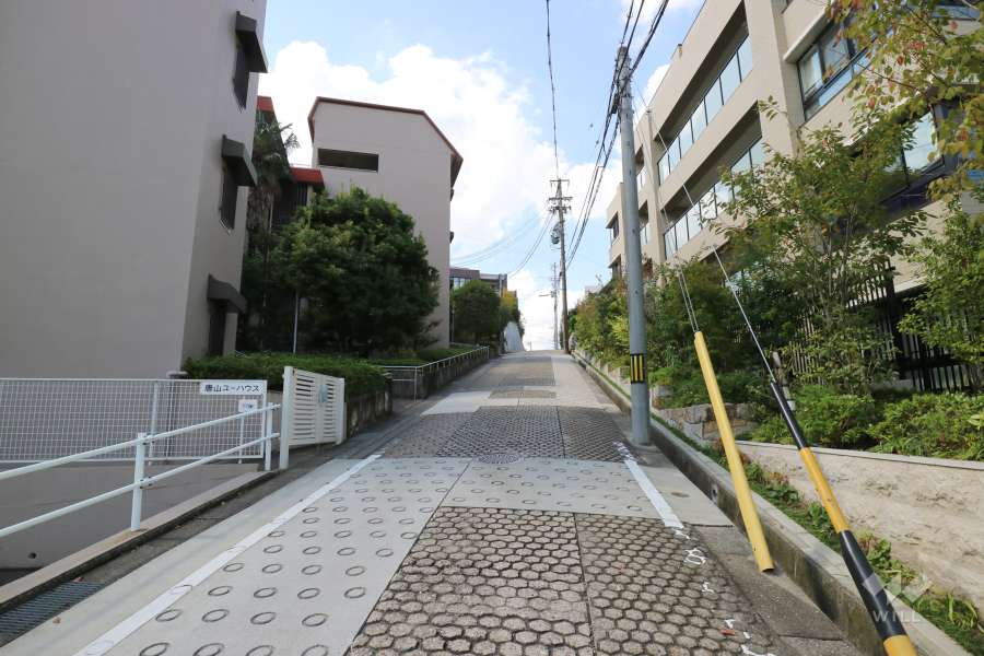 敷地南側の前面道路
