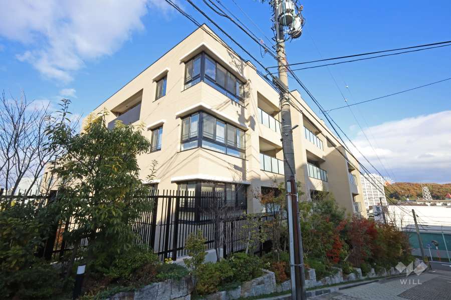 グランドメゾン東山ザ・テラスの外観（南東側から）