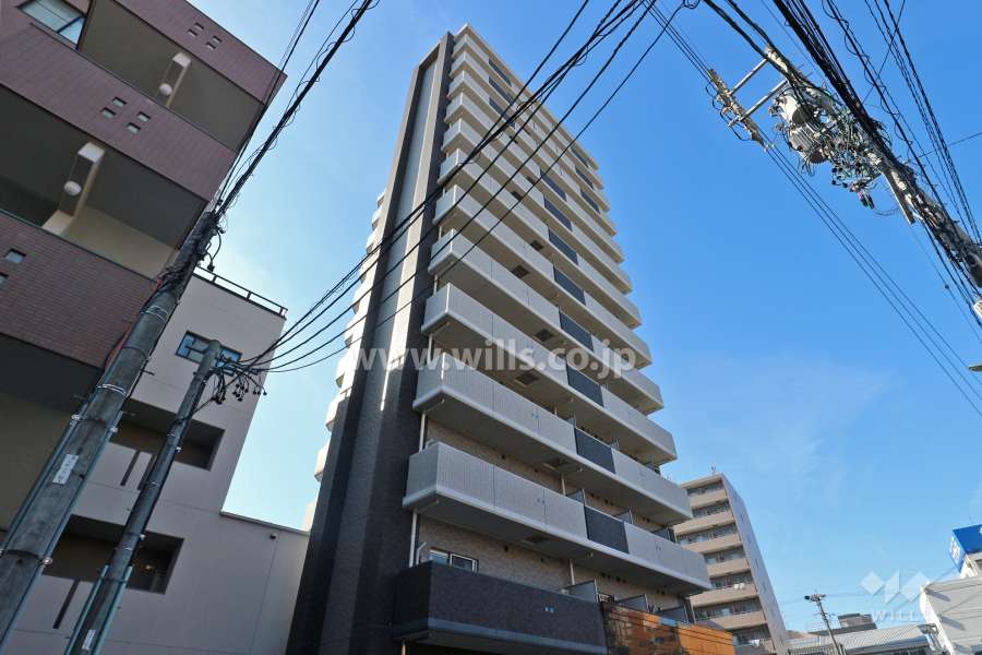 プレミアムコート名古屋金山インテルノの外観（東側から）