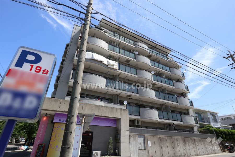 ジーオー第7藤が丘マンションの外観（南西側から）