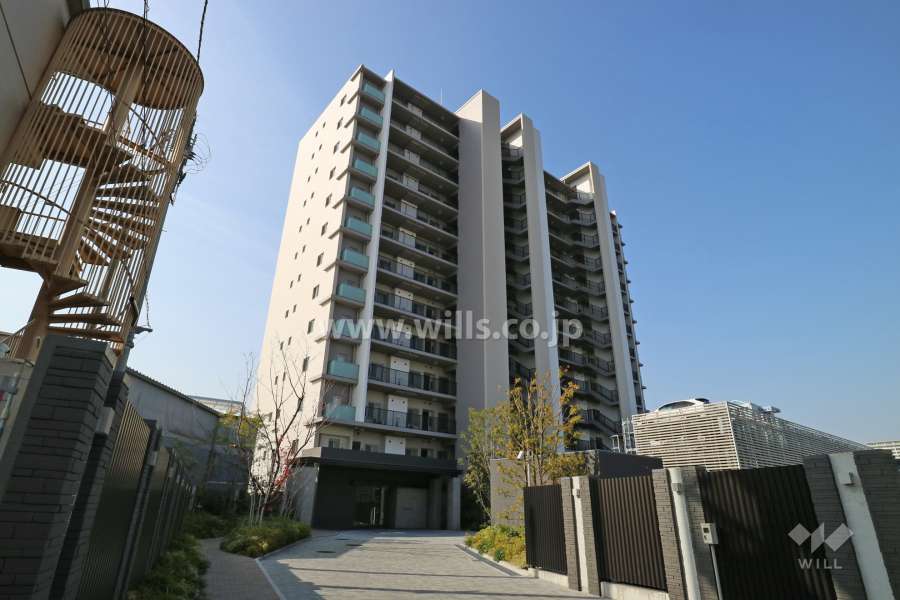 シャリエ摂津三島の外観(東側から)