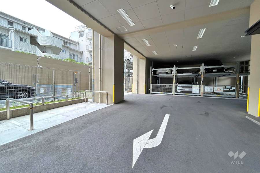 敷地内駐車場（屋内機械式）