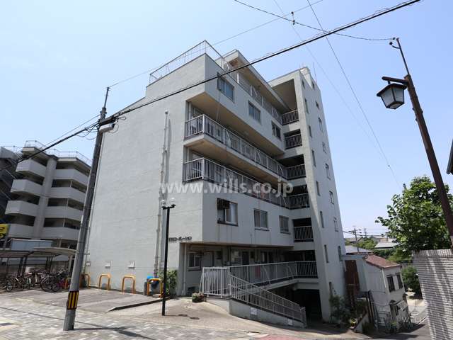 覚王山コーポレーションの外観（東側から）