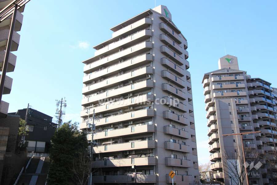 バンベール・グラン山手壱番館の外観（南東側から）