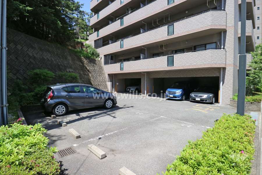 敷地内駐車場（屋外平面式・屋内平面式）