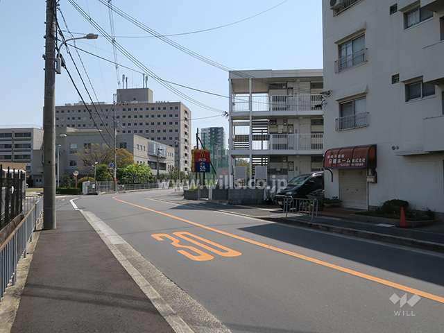 敷地北東側の前面道路