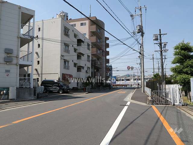 敷地北東側の前面道路