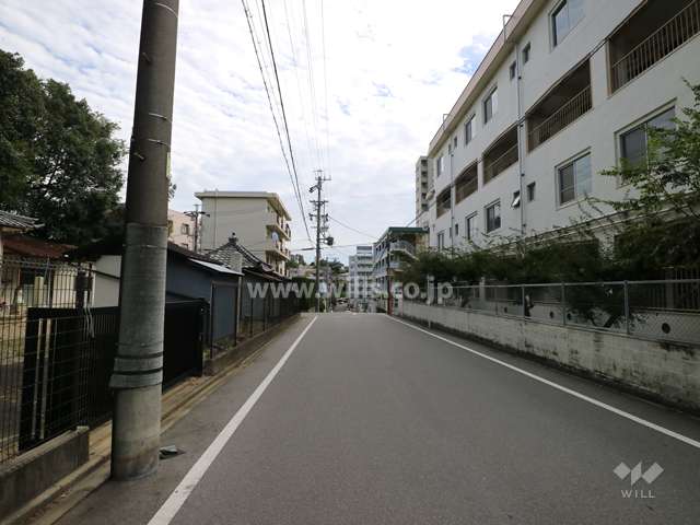 敷地北側の前面道路