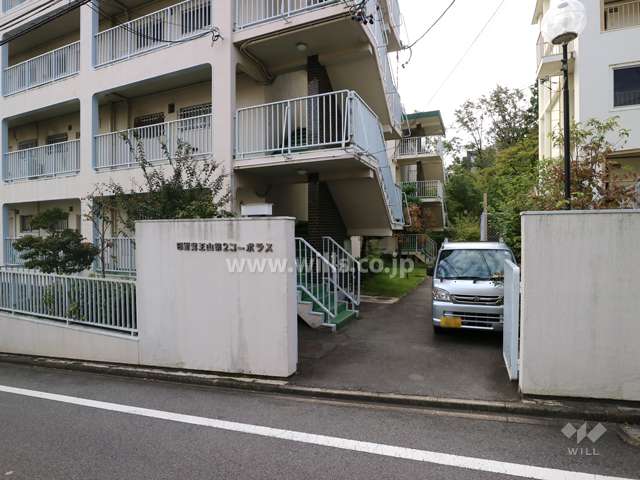 敷地入り口