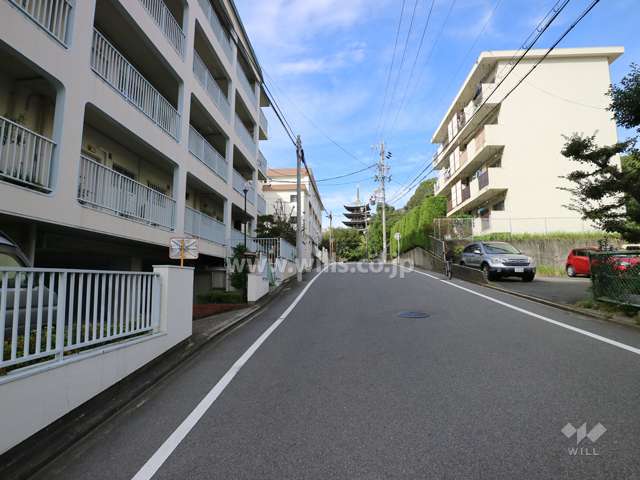 敷地北側の前面道路
