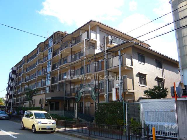 ファミリープラザ宝塚A棟の外観（北西側から）