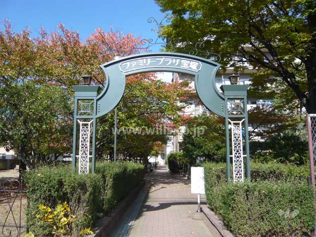 D棟南側にある敷地入口