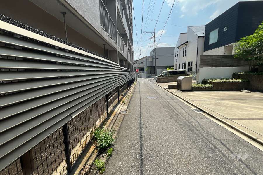 敷地南側の前面道路