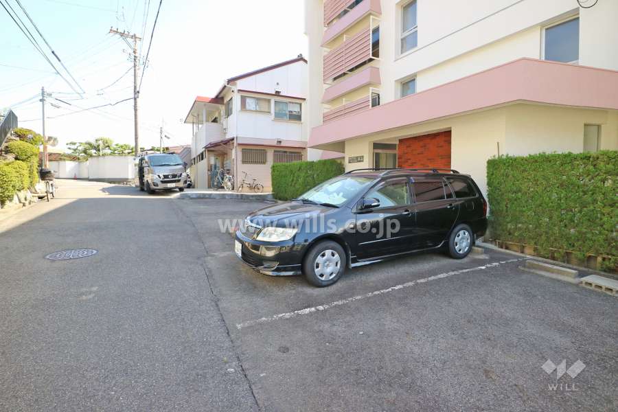 敷地内駐車場（屋外平面式）