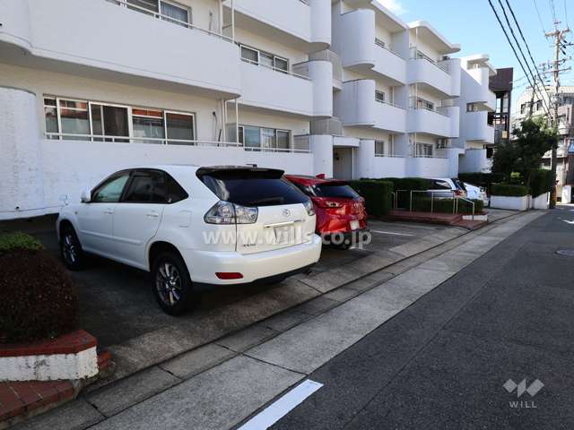 敷地内駐車場（屋外平面式）