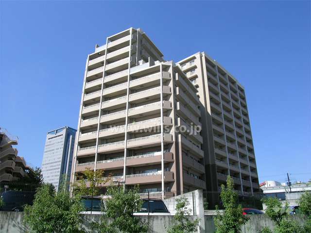 千里中央レジデンスの外観（南東側から）