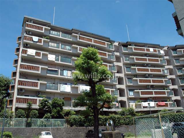 府公社豊中野畑住宅2号棟の外観（南側から）