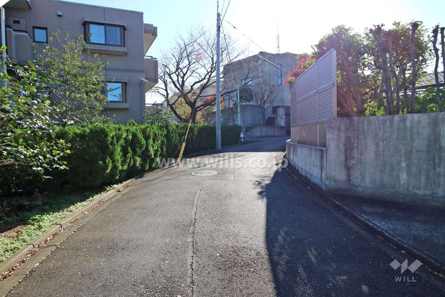 敷地北西側の前面道路