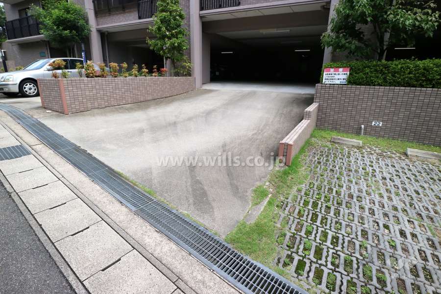駐車場出入口