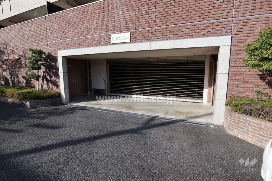駐車場出入り口（リングシャッター付き）