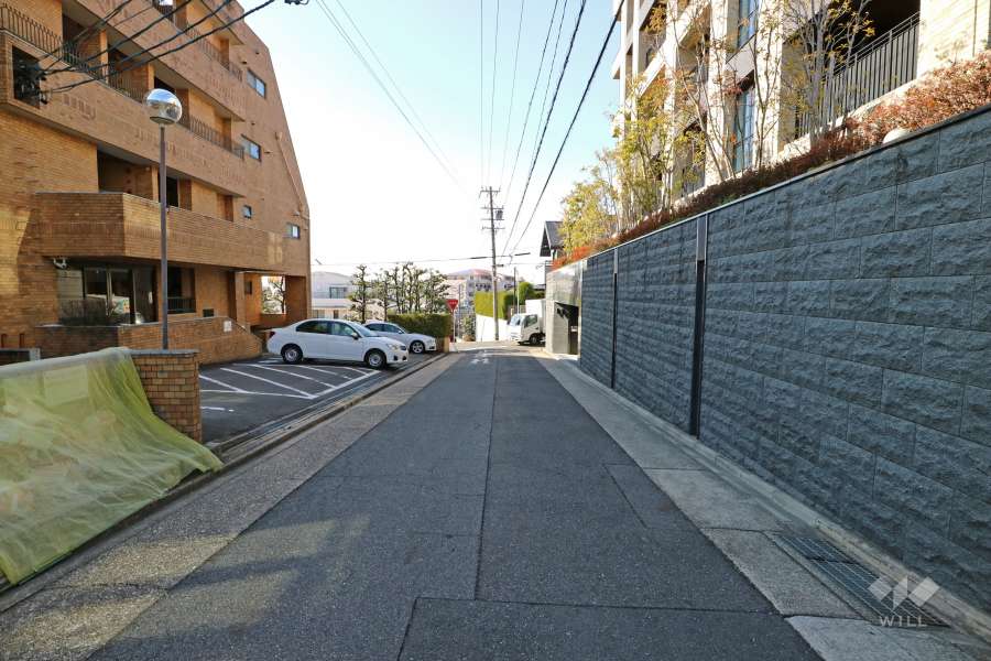 敷地南西側の前面道路